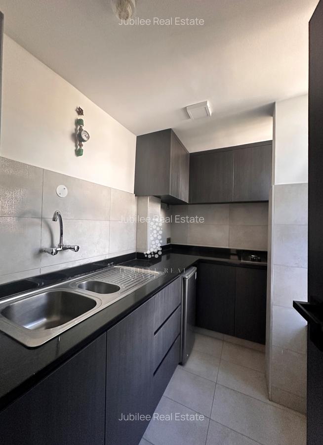 1,130 ft² Commercial Property with Service Charge Included in Parklands - 4