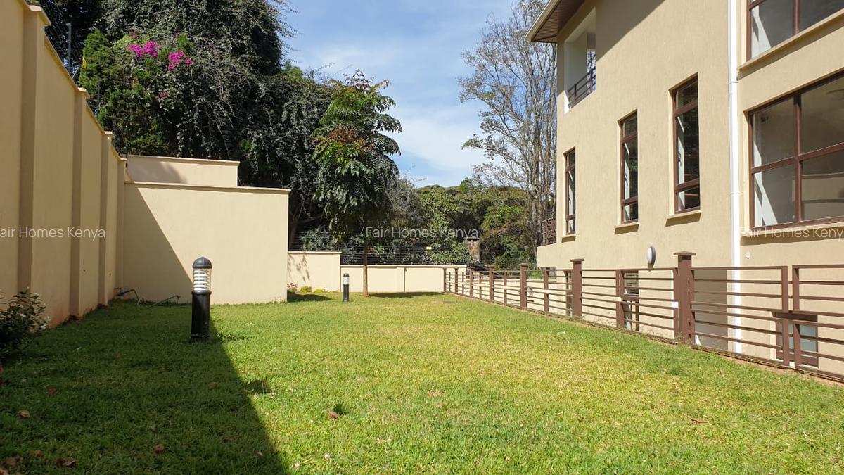 5 Bed Townhouse with En Suite at Lavington Green - 11
