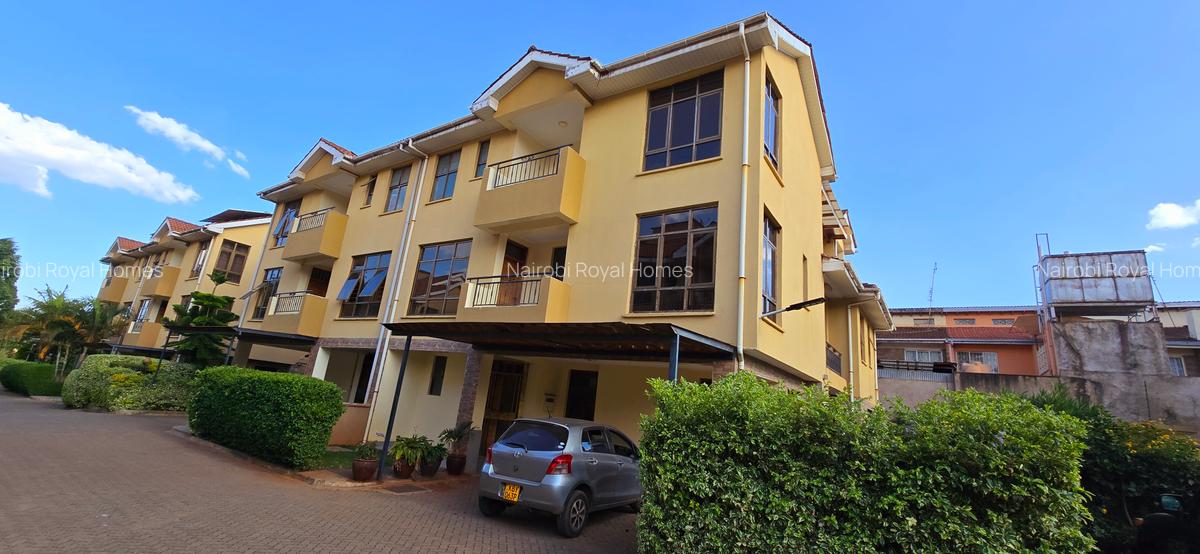 6 Bed Townhouse with En Suite at Lavington Green - 1