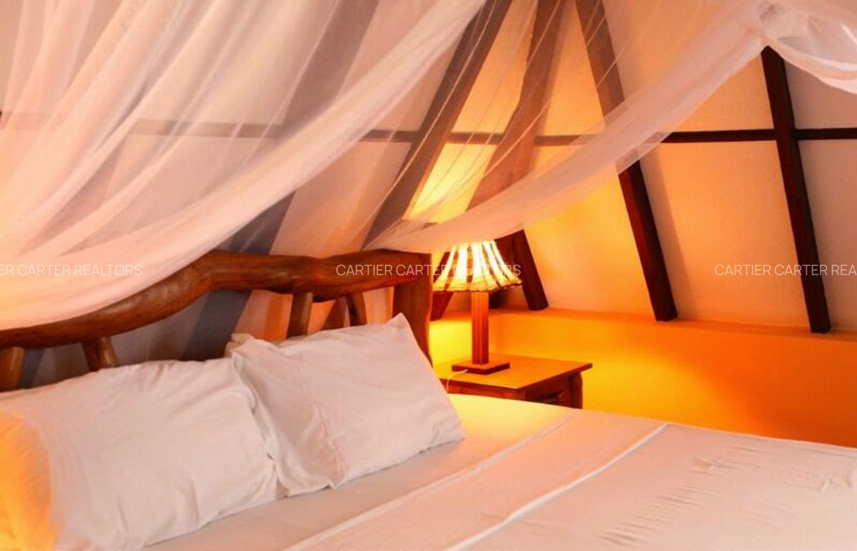 6 Bed Villa with Swimming Pool in Diani - 10