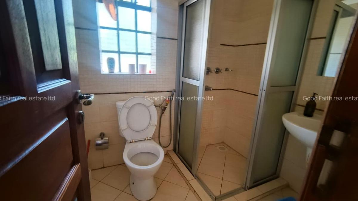 5 Bed House with En Suite in Runda - 15