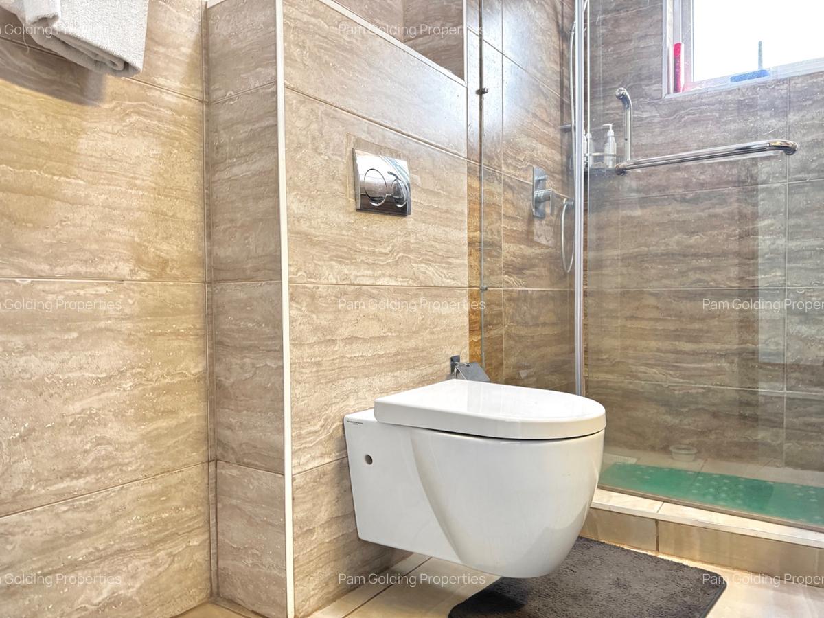 Furnished 3 Bed Apartment with En Suite in Riverside - 15