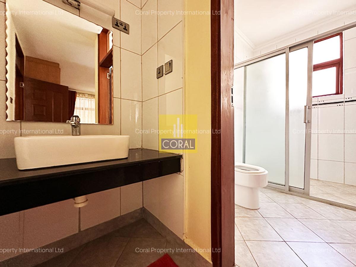 4 Bed Villa with Swimming Pool in Limuru - 11
