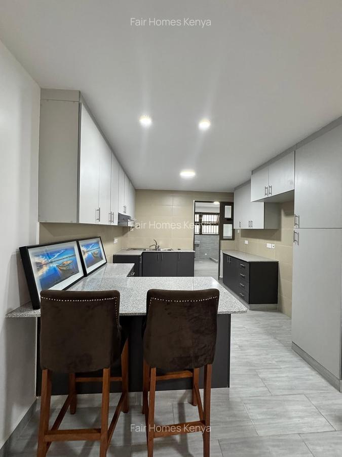 2 Bed Apartment with En Suite at Lavington Green - 6