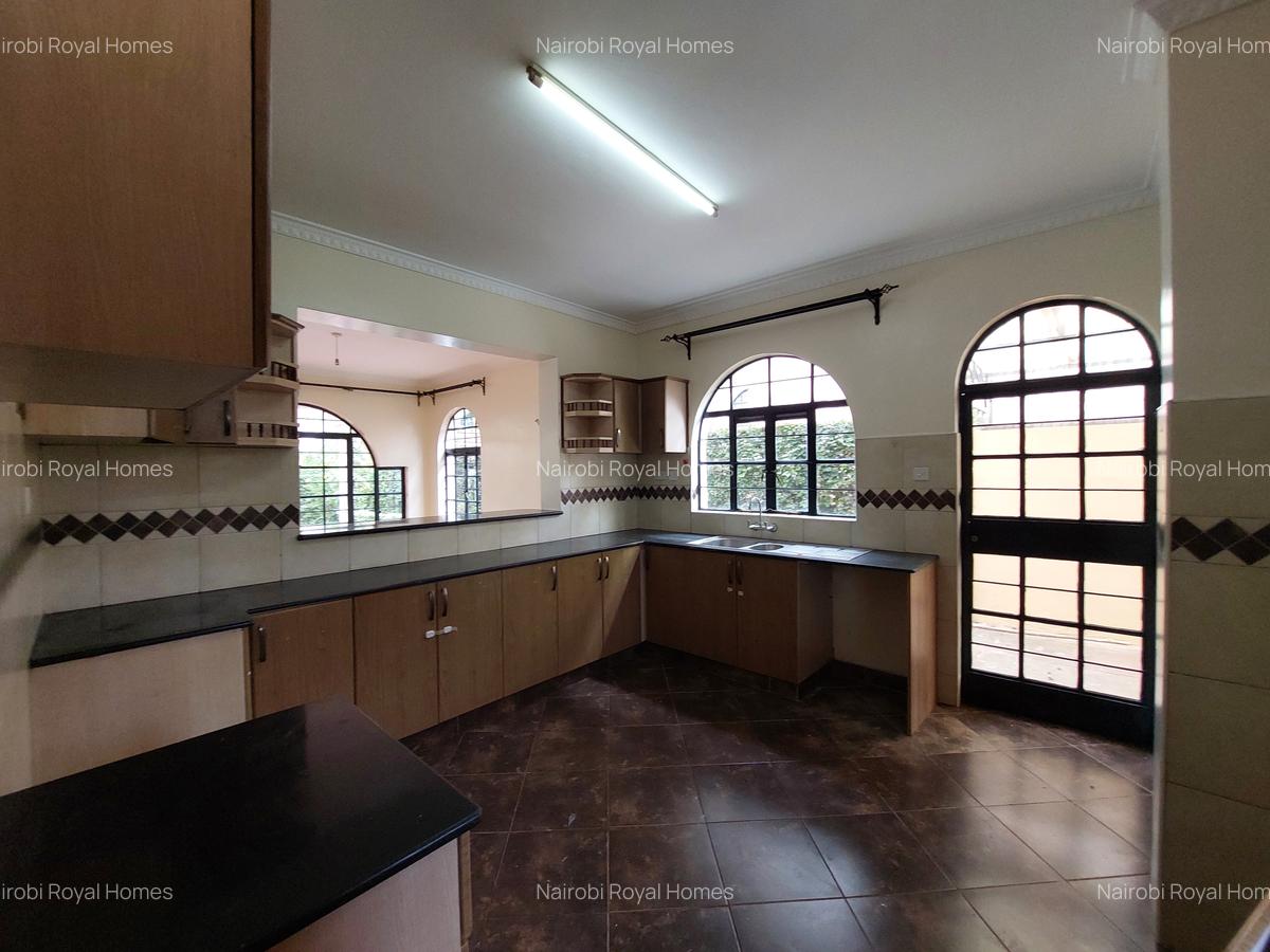 4 Bed House with En Suite at Meadows - 6