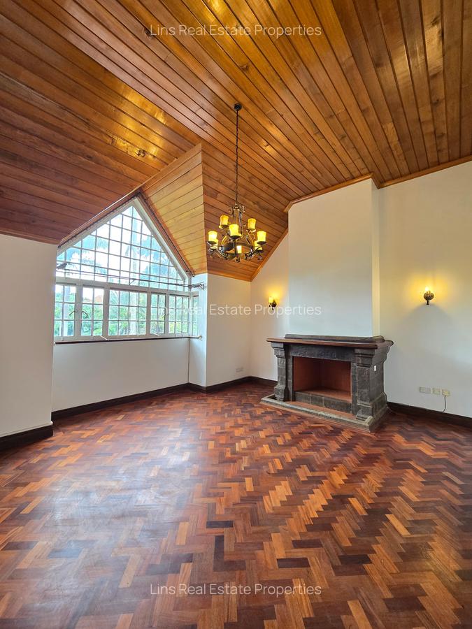 5 Bed House with En Suite in Runda - 16
