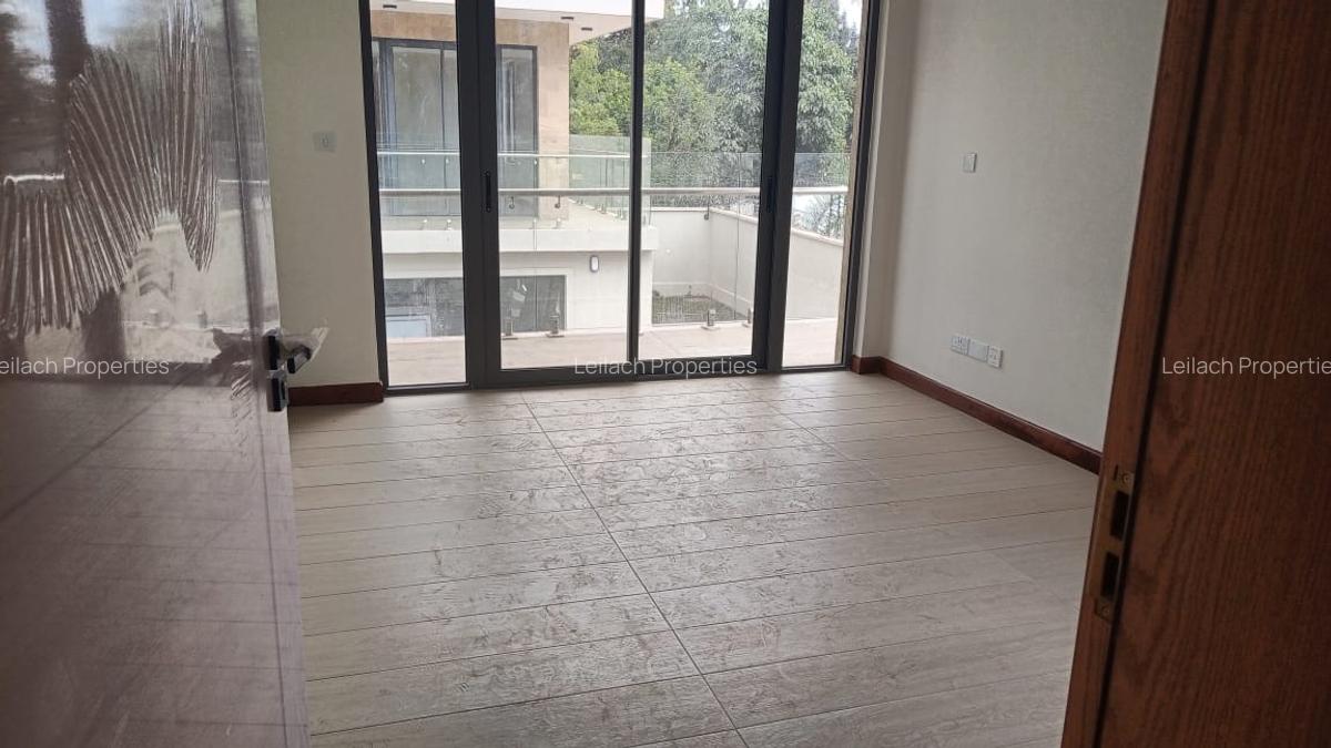 5 Bed Townhouse with En Suite in Lavington - 6