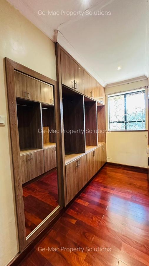 5 Bed House with En Suite in Runda - 11