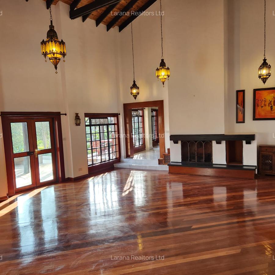 5 Bed House with En Suite at Hardy - 3