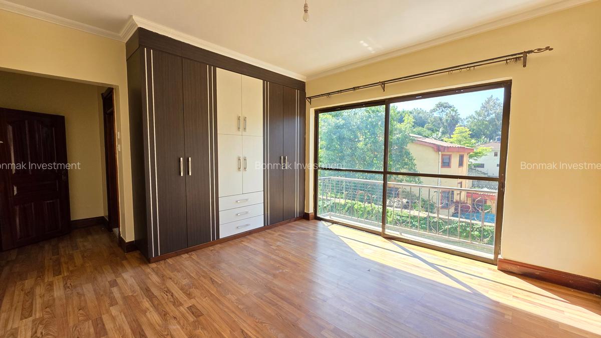 4 Bed Townhouse with En Suite at Greavelia Grove - 15