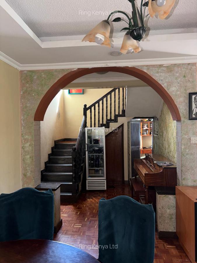 4 Bed House with En Suite in Lavington - 4