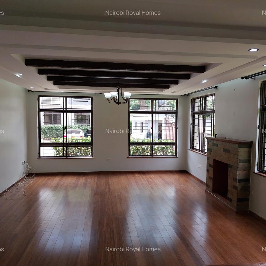 5 Bed Townhouse with En Suite at Lavington Convent Drive - 17