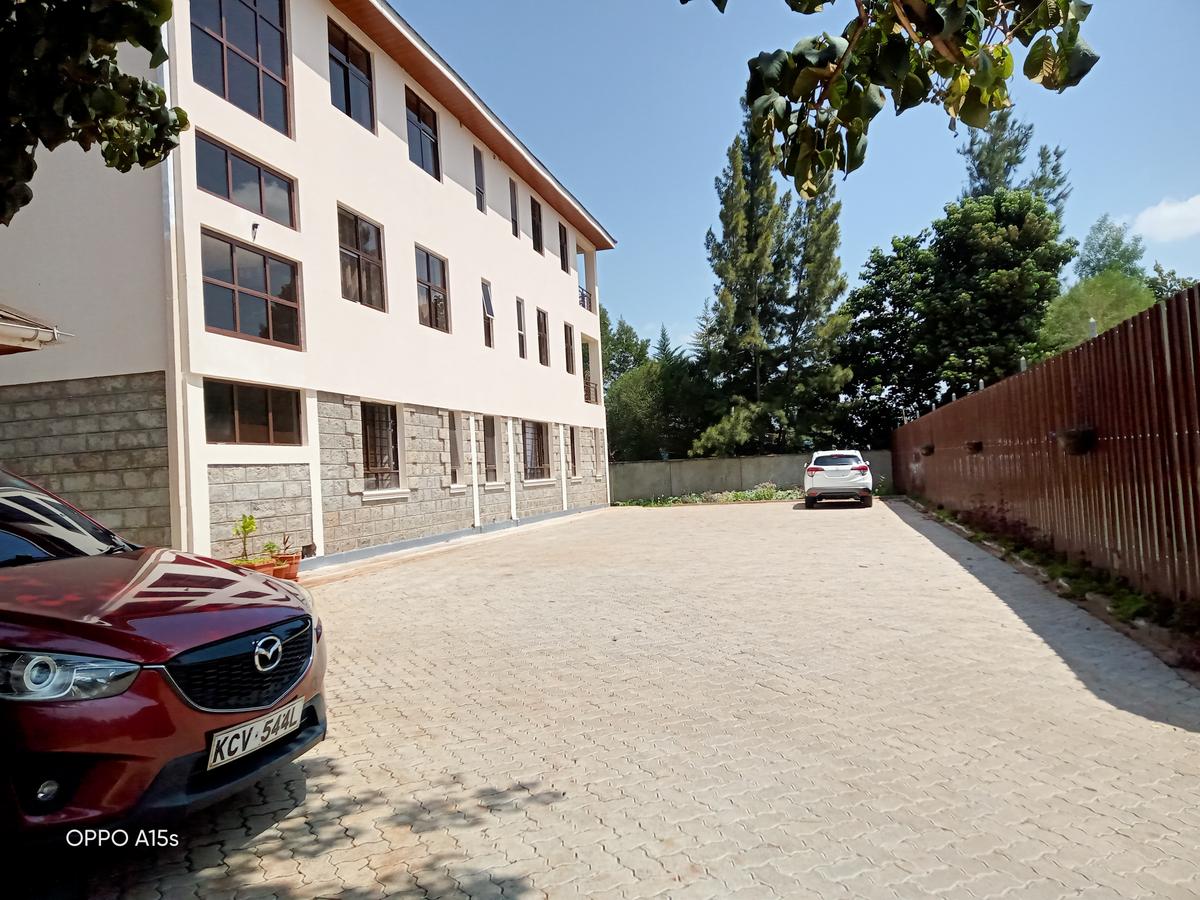 2 bed apartment with en suite in runda