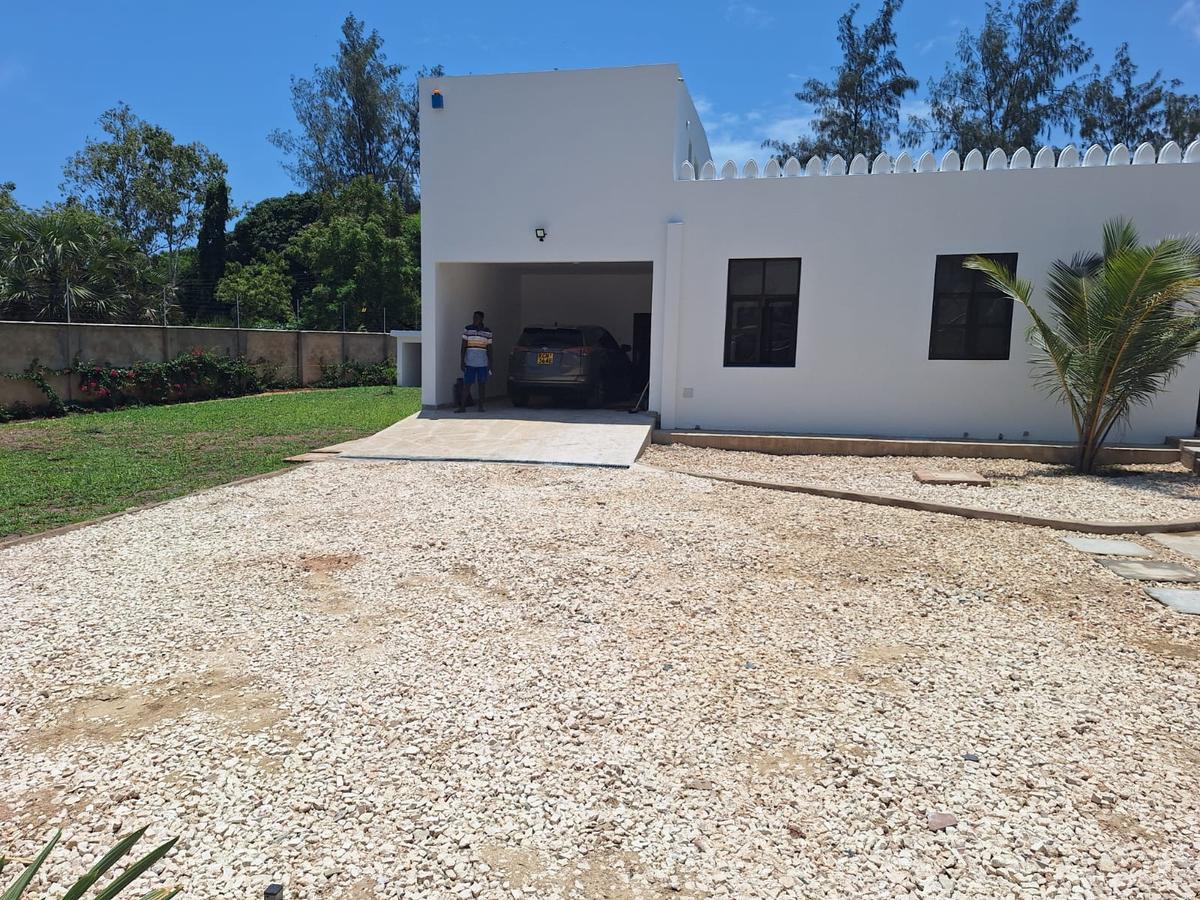 4 Bed Villa at Diani Beach Road - 6