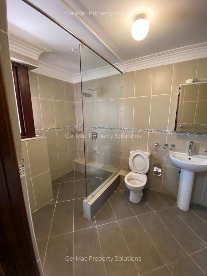 4 Bed House with En Suite in Runda - 16