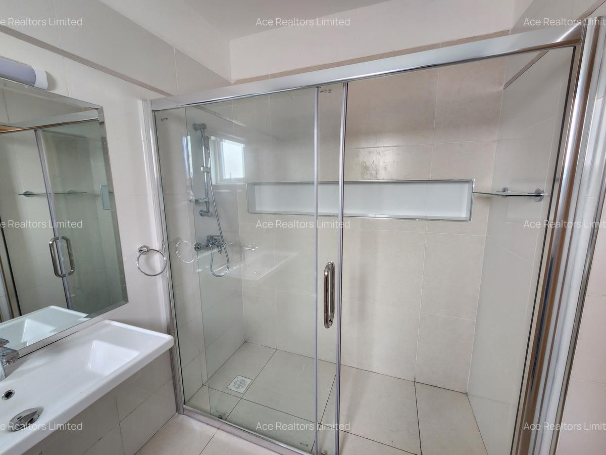 2 Bed Apartment with En Suite at Westlands Road - 5