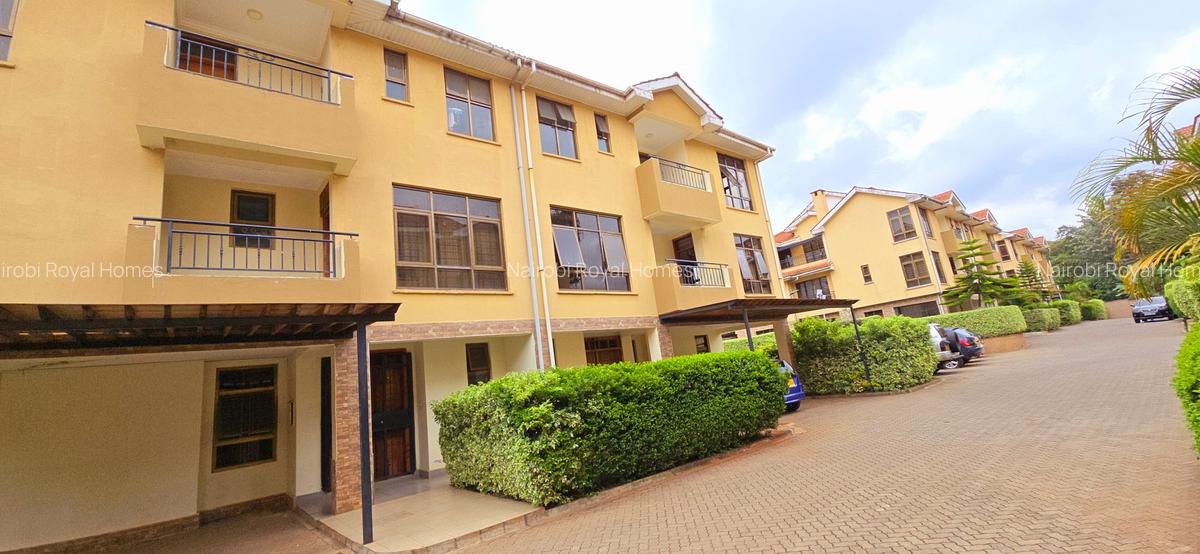 5 Bed Townhouse with En Suite at Lavington Green - 14