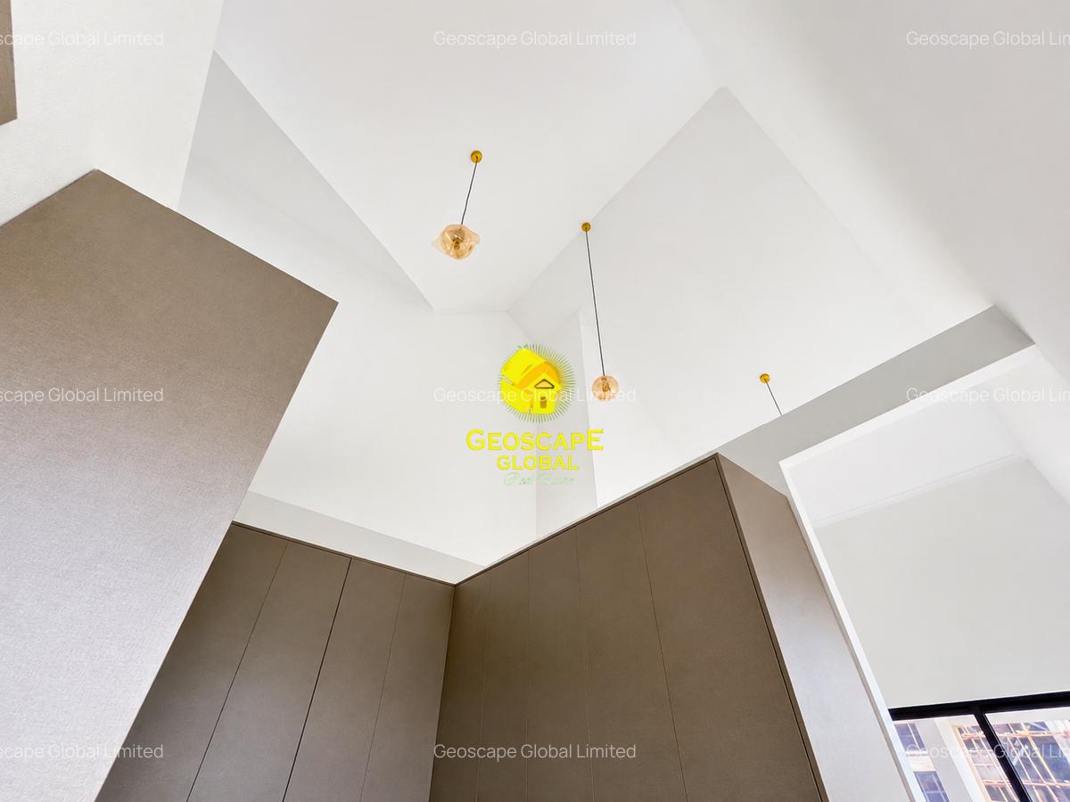 5 Bed House with En Suite in Runda - 8