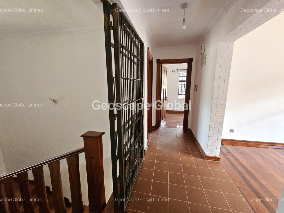 4 Bed Townhouse with En Suite in Spring Valley - 19