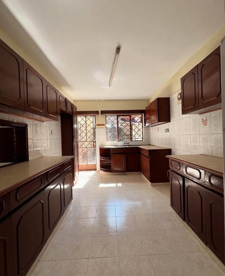 4 Bed Townhouse with En Suite at Suguta Road - 5