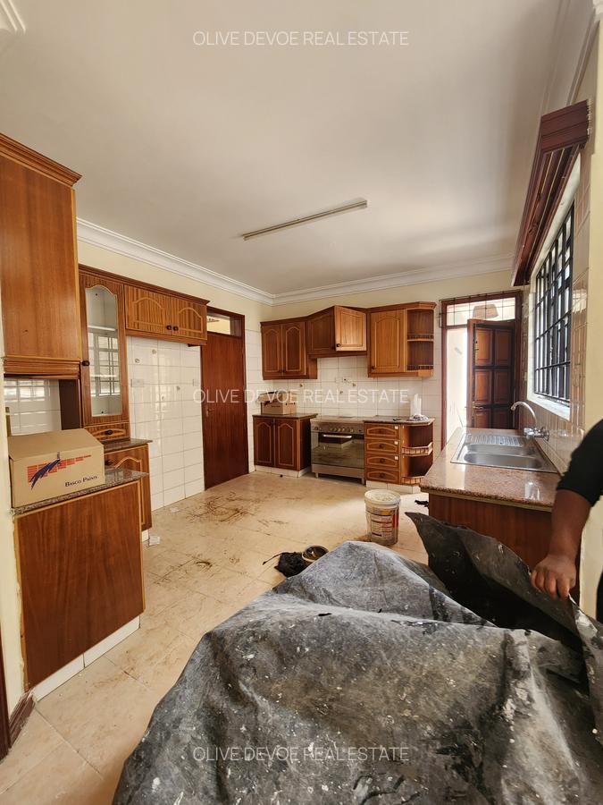 4 Bed Townhouse with En Suite in Kileleshwa - 17