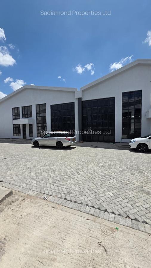 4,100 ft² Warehouse with Parking in Eastern ByPass - 3