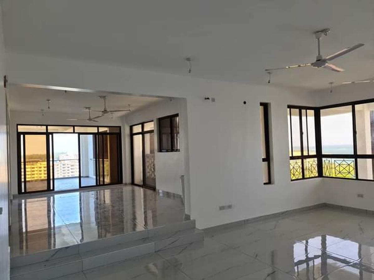 4 Bed Apartment with En Suite in Nyali Area - 2