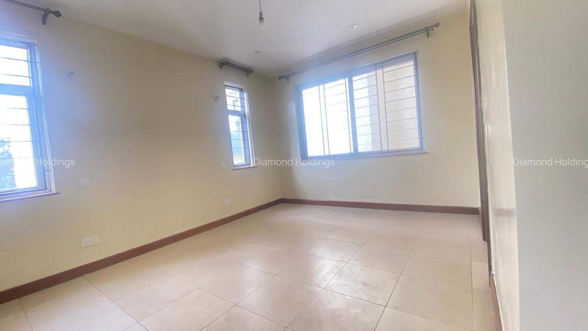 4 Bed Apartment with En Suite at Parklands - 4
