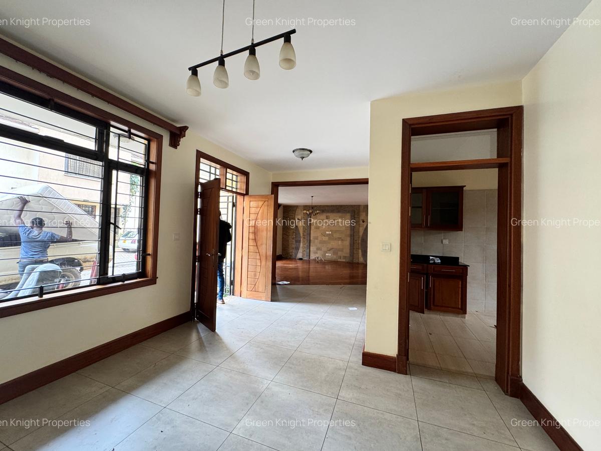 5 Bed Townhouse with En Suite in Lavington - 7