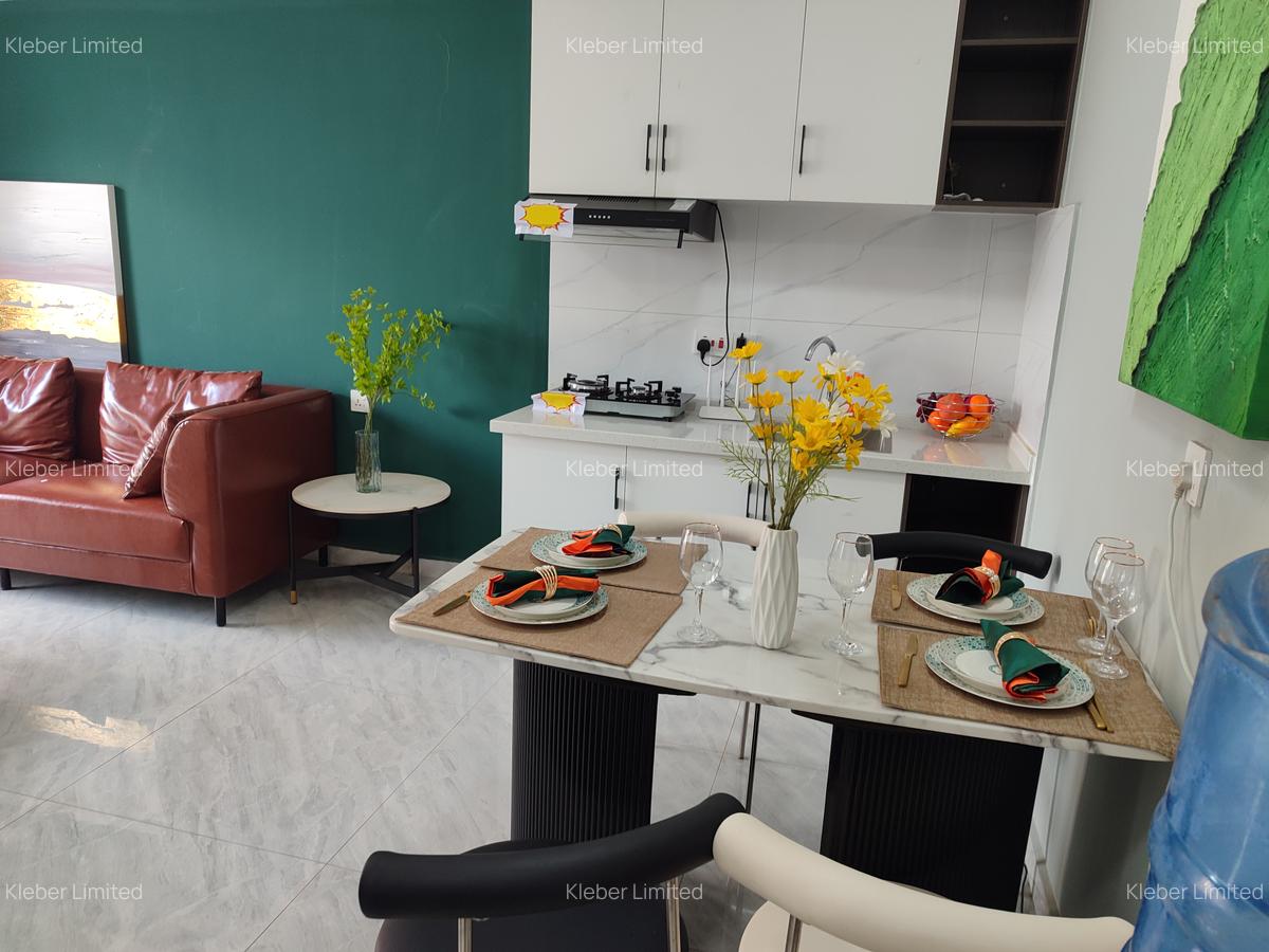 Serviced Studio Apartment with En Suite at Wanyee Road - 11