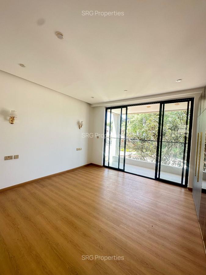 5 Bed Townhouse with En Suite in Lavington - 9