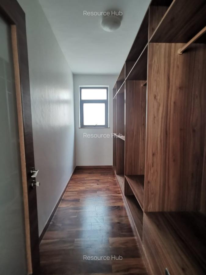 5 Bed Townhouse with En Suite at Lavington Green - 2