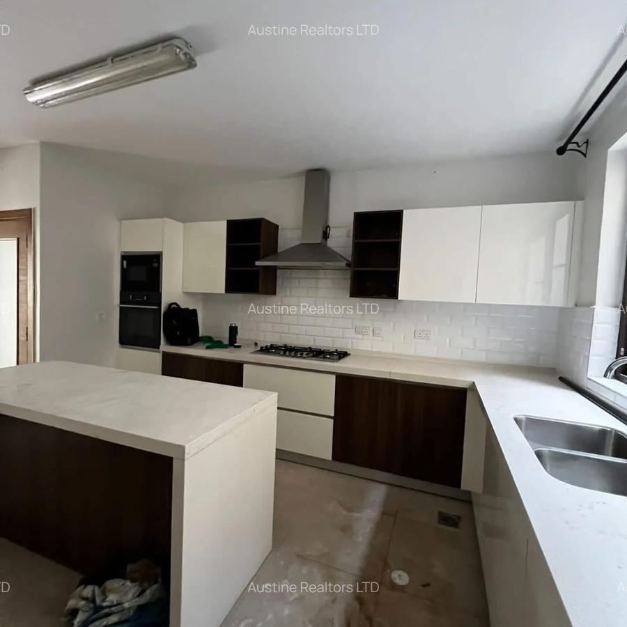 5 Bed Townhouse with En Suite at Chalbi Drive - 9