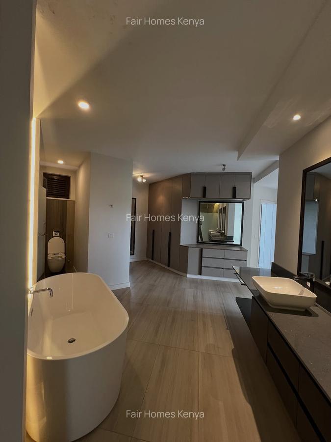 4 Bed Townhouse with En Suite at Chalbi Drive - 10