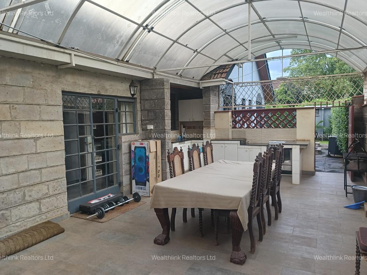 3 Bed House with Garden at Nyari - 2