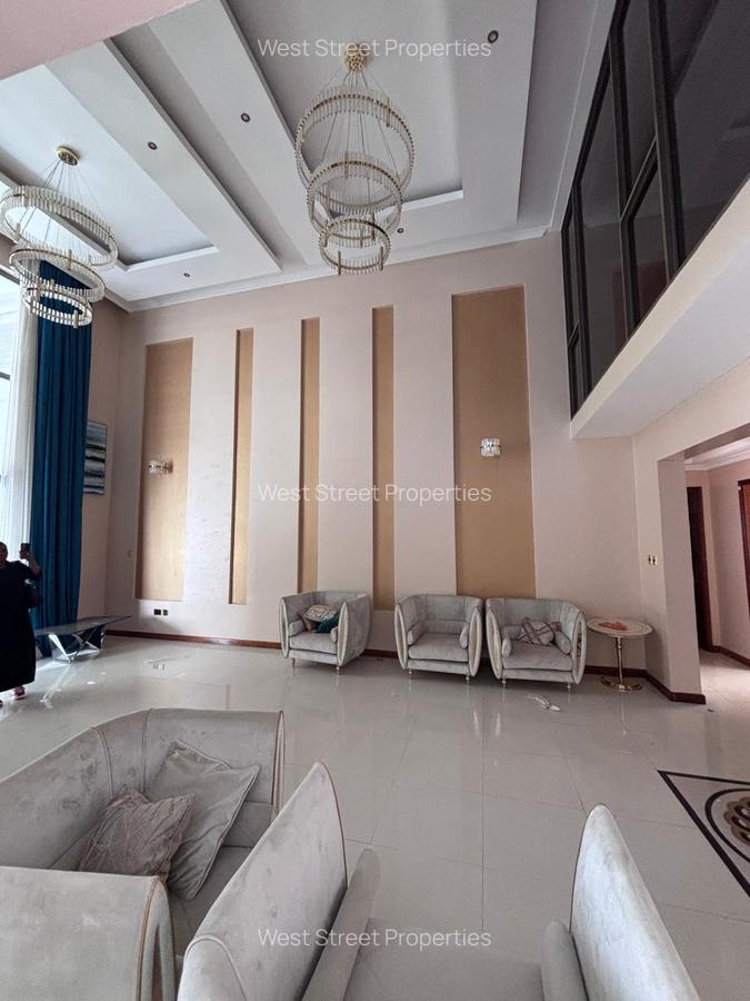 5 Bed Villa with En Suite at Lavington - 3