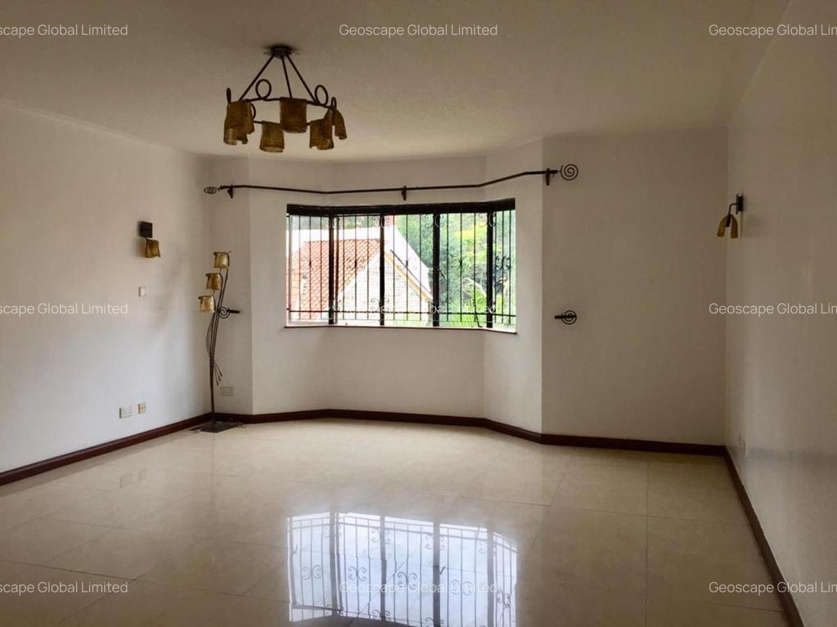 4 Bed House with En Suite in Spring Valley - 13