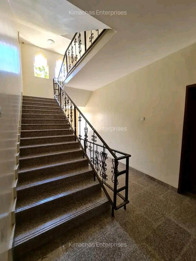 3 Bed Apartment with En Suite at Moyne Drive - 4