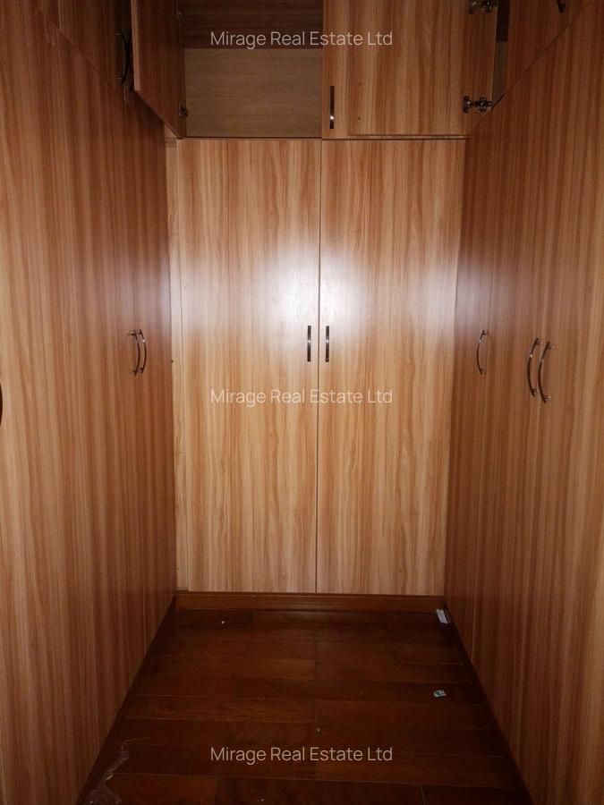 4 Bed Villa with En Suite in Lavington - 13