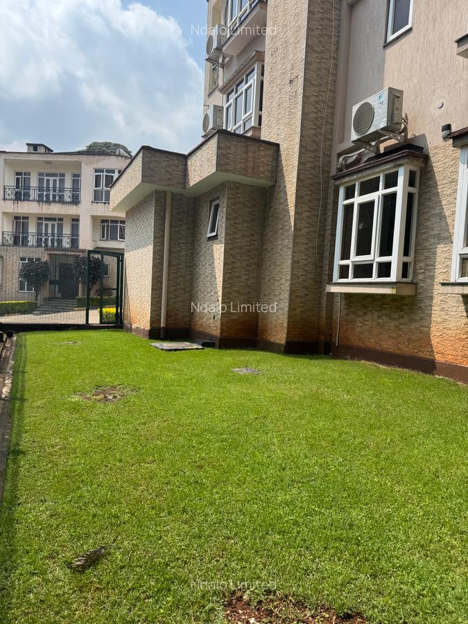 5 Bed Townhouse with En Suite at Lavington - 2