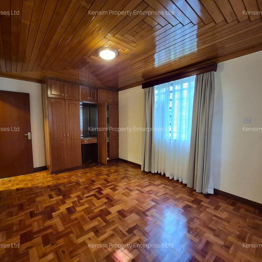 5 Bed House with En Suite in Runda - 6