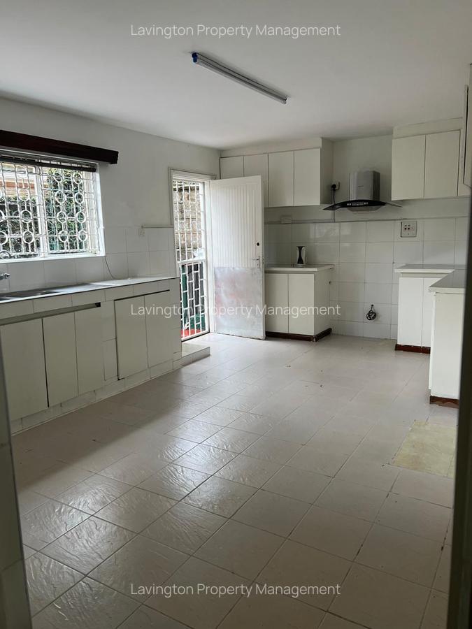4 Bed House with En Suite at Lavington Green - 8