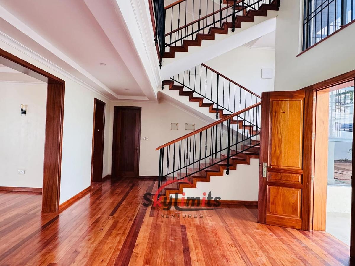 5 Bed Villa with En Suite at Loresho - 8