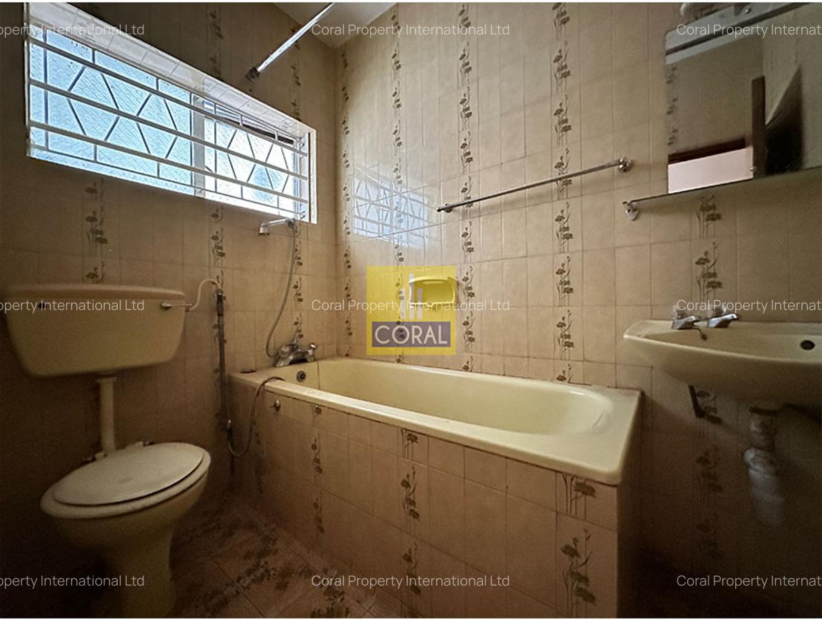 4 Bed Apartment in Parklands - 14