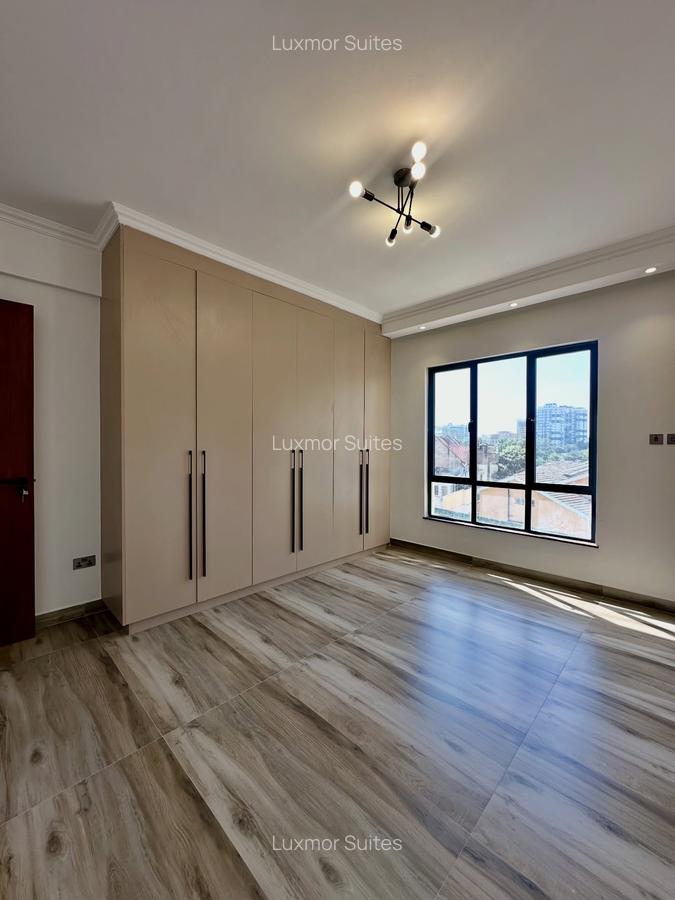 Serviced 2 Bed Apartment with En Suite at Brookside Area - 5