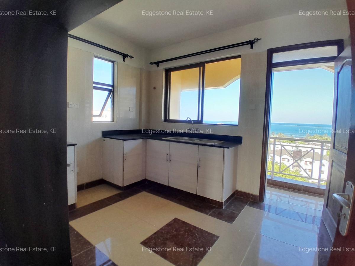 3 Bed Apartment with En Suite in Nyali Area - 14