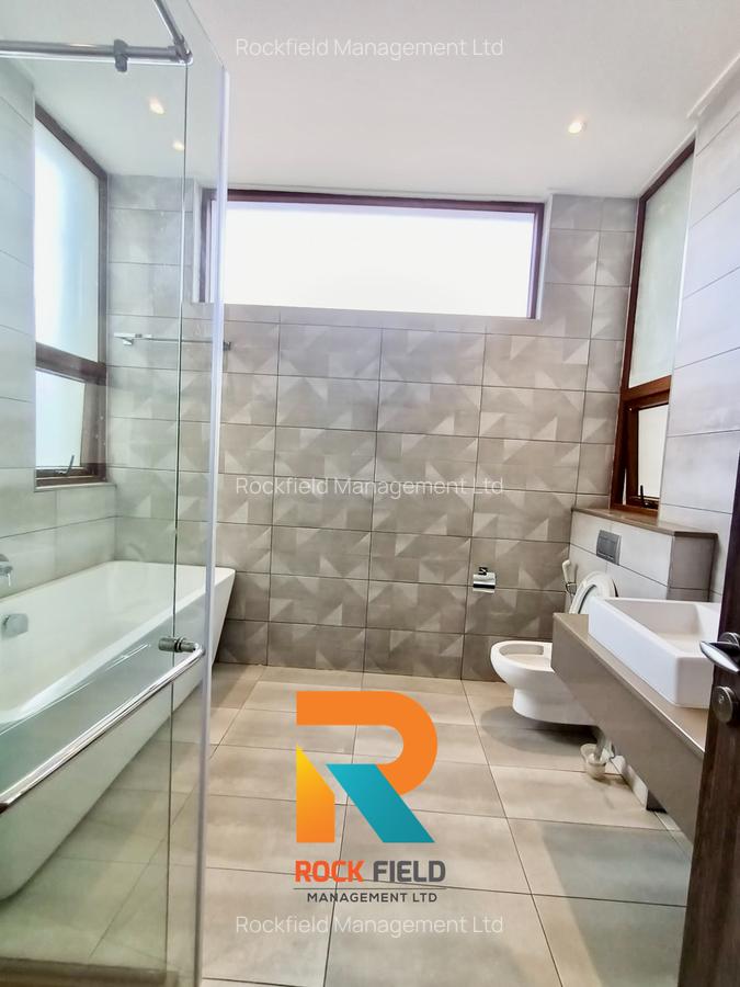 3 Bed Apartment with En Suite in General Mathenge - 15