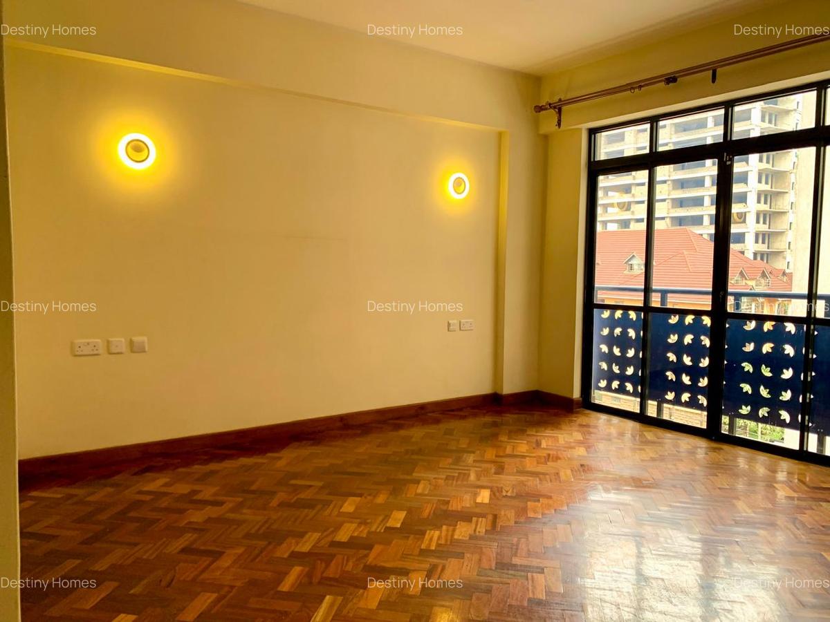 3 Bed Apartment with En Suite in Kilimani - 15