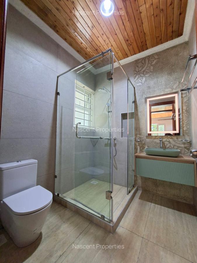 5 Bed House with En Suite in Rosslyn - 13