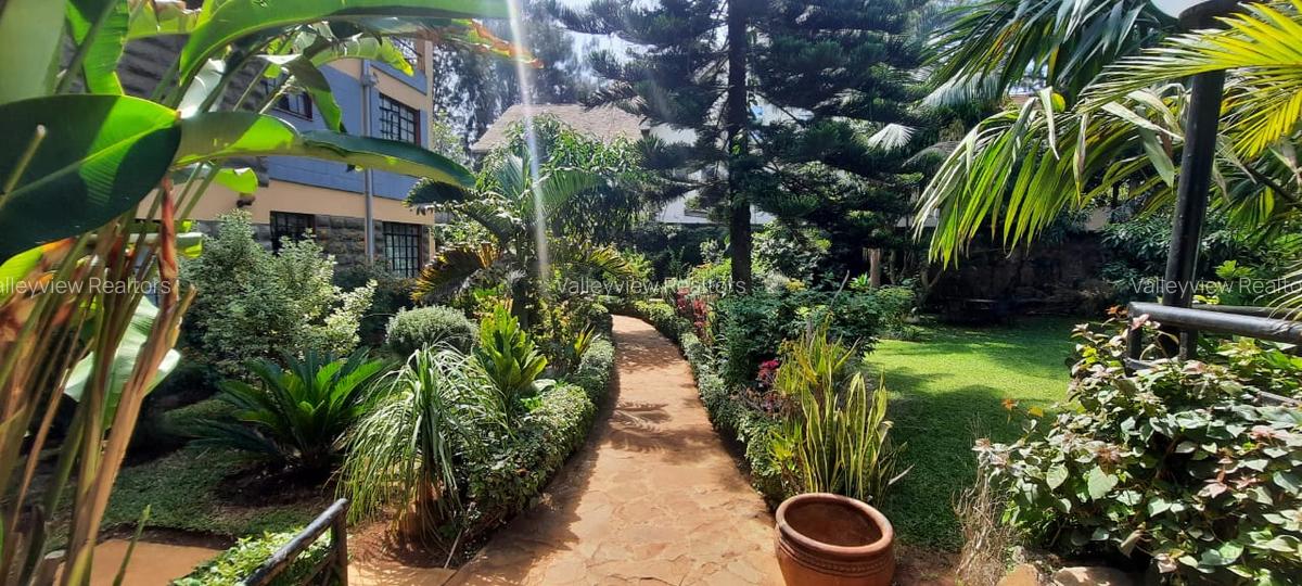 2 Bed House with En Suite at Lavington - 9